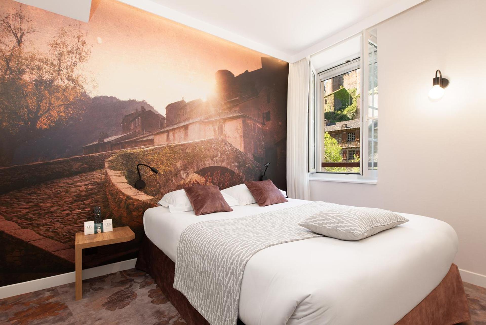 Brousse-le-Chateau Hotel Restaurant Le Relays Du Chasteau - Logis Hotel מראה חיצוני תמונה